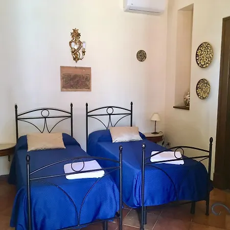Couette-café Vittoria 4*