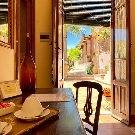 Bed & Breakfast Vittoria 4*